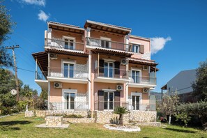 Exterior - Aloe Seaview Apartment with Hot Tub by Konnect, Dassia (Corfu)