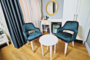 Habitación Deluxe, 1 cama de matrimonio | Ropa de cama de alta calidad y colchones viscoelásticos