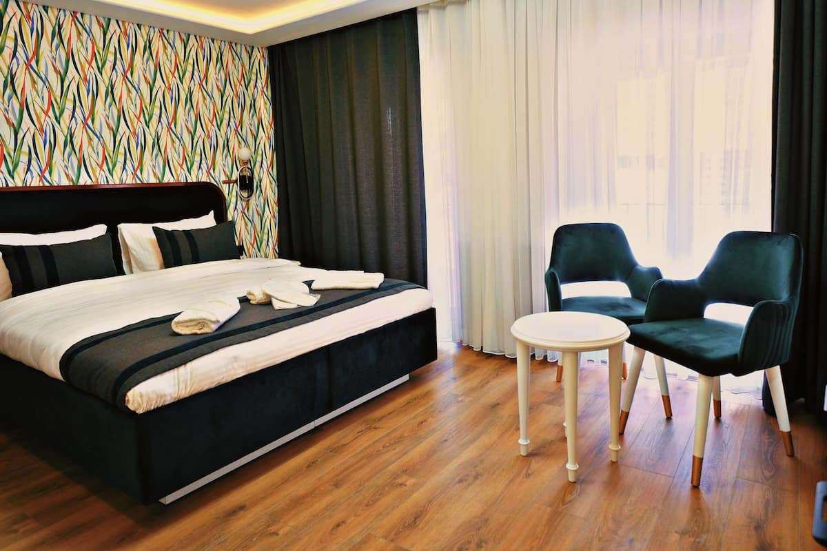 Deluxe Double Room, 1 Queen Bed, City View