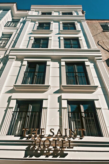 The Saint Hotel - Image 4