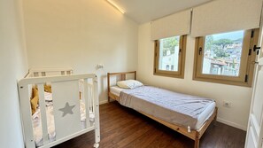 3 bedrooms, iron/ironing board, WiFi, bed sheets - CASA OSLO (Estartit)
