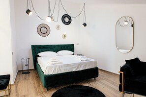 1 bedroom, travel cot, free WiFi, bed sheets