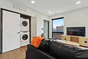 Deluxe Apartment | Laundry