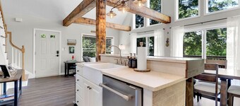 Waterfront Access with Kayaks, Private Deck and a Firepit