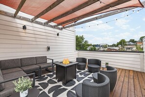 Terrace/patio - Rooftop Deck, Garage, Firepit - Walk to 12 South and Restaurants (Nashville)