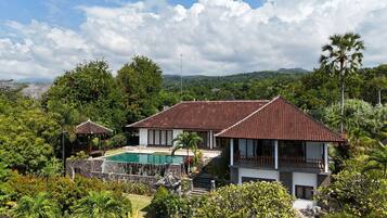 Grand Villa, 3 Bedrooms | 1 bedroom, soundproofing, free WiFi