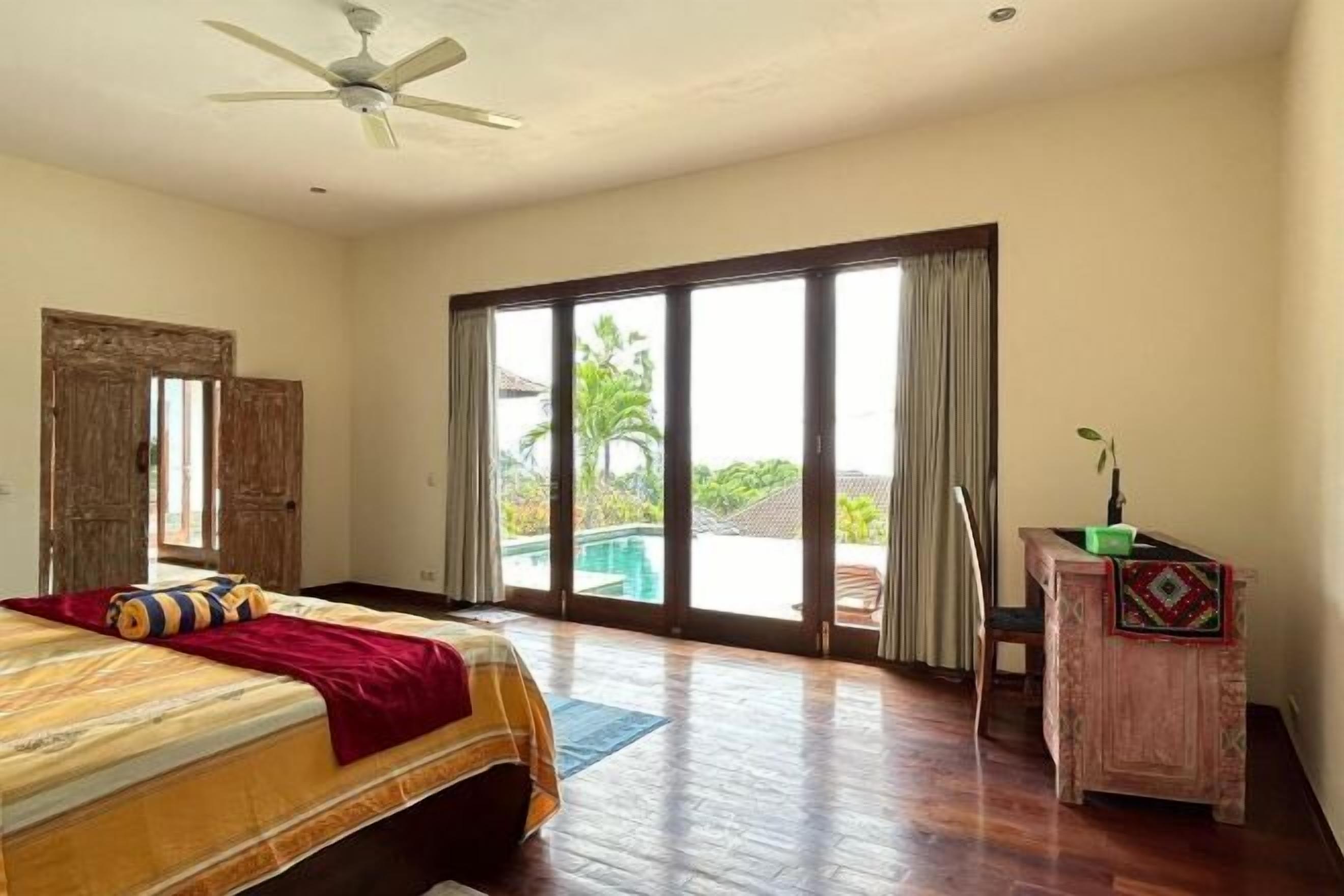 Soundproofing, free WiFi