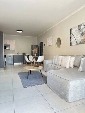 Apartment, 1 Schlafzimmer, Balkon, Stadtblick | Innenbereich