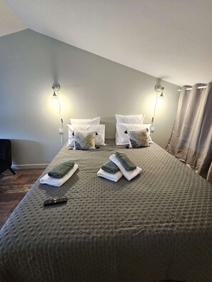 2 chambres, fer et planche à repasser, Wi-Fi, literie fournie