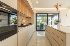 Fridge, microwave, oven, stovetop - Seaview Villa A`More with heated pool (Maslenica)