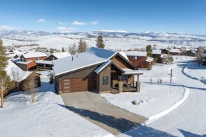 Exterior - Private Hot Tub! Alpine Haven - New Stunning Luxury Home, Ski-In/Out (Granby)