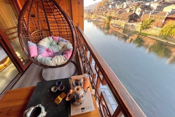 View from property - FengjiangdiaojiaolouInn (Fenghuang Ancient Town Hongqiao) (Fenghuang)