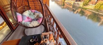 FengjiangdiaojiaolouInn (Fenghuang Ancient Town Hongqiao)