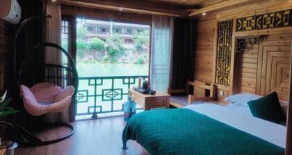 FengjiangdiaojiaolouInn (Fenghuang Ancient Town Hongqiao)
