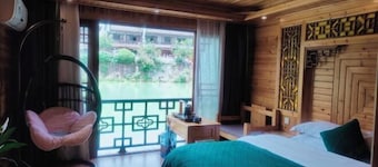 FengjiangdiaojiaolouInn (Fenghuang Ancient Town Hongqiao)