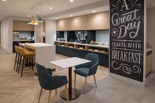 Desayuno bufé gratuito y diario