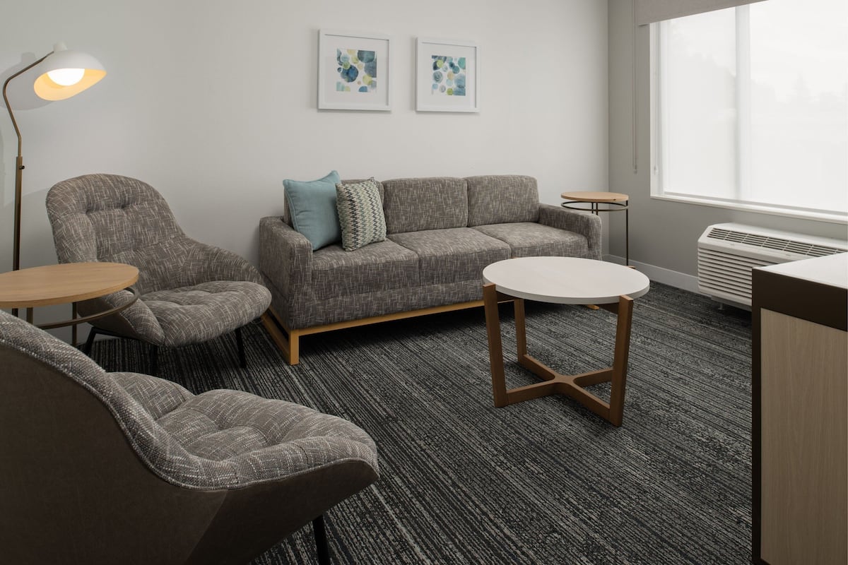 Suite, 1 Bedroom | Living room
