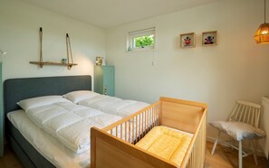 3 habitaciones, tabla de planchar con plancha, internet y ropa de cama 