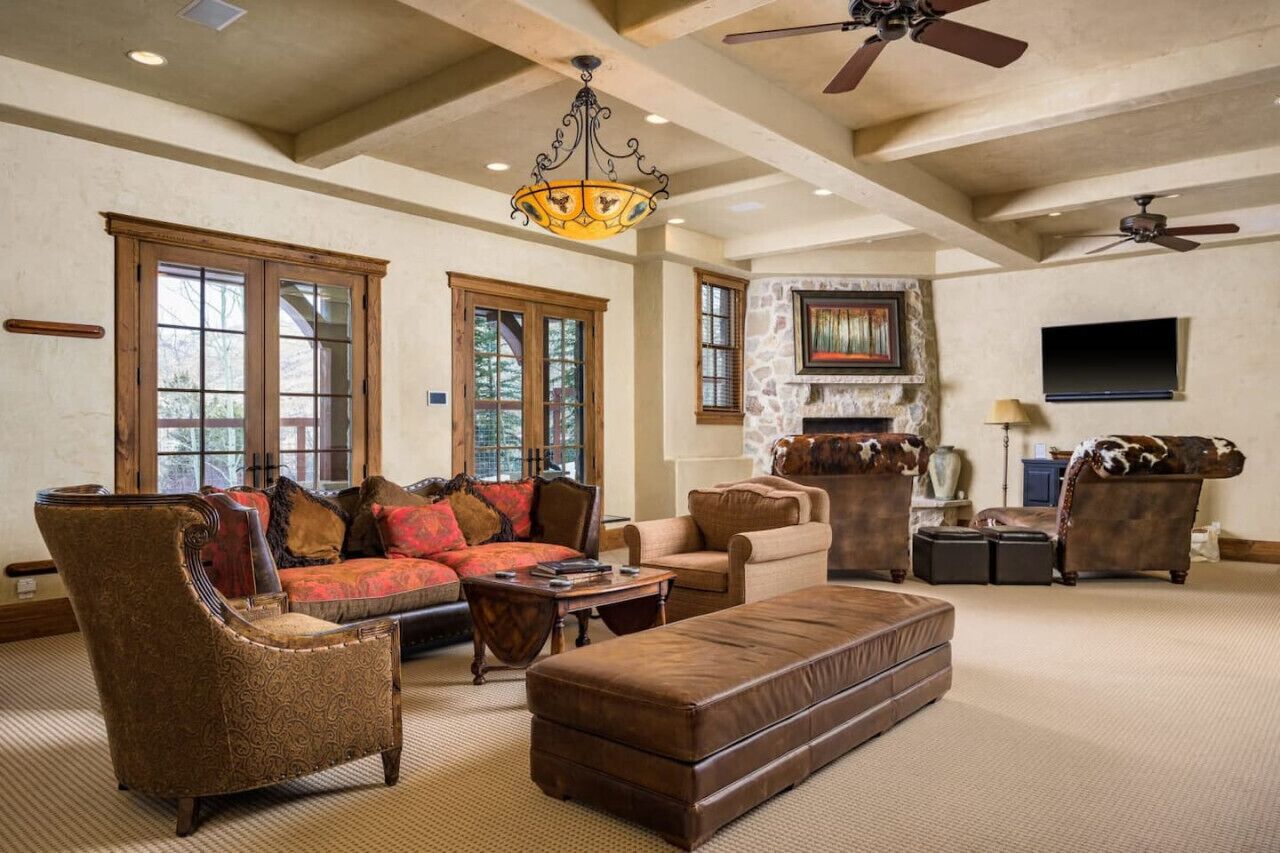 スマートテレビ、暖炉、テレビゲーム、DVD プレーヤー