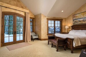 6 bedrooms, desk, iron/ironing board, WiFi