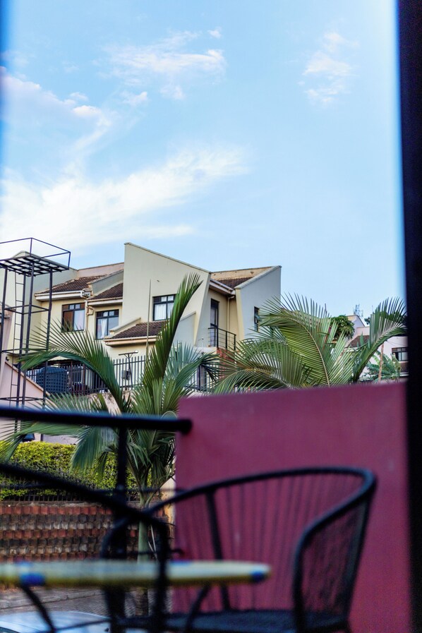 Terrace/patio - Claris Cozy Homes Near US Mall (Kampala)