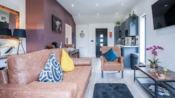 Apartment (1 Bedroom) | Living area