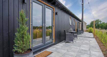 The Shed - 1 Bedroom - Cosheston