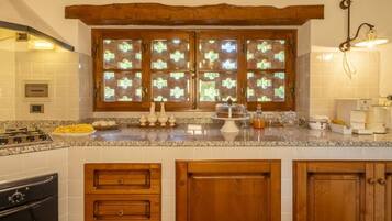 Refrigerador, horno, parrilla de estufa y lavavajillas