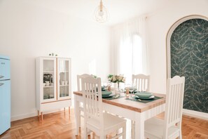 Luxury-Penthouse, Meerblick | Eigene Küche | Großer Kühlschrank, Mikrowelle, Ofen, Herdplatte