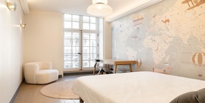 6 bedrooms, iron/ironing board, WiFi, bed sheets - A LUXURIOUS 550 M² HAVEN WITH 6 BEDROOMS AND 6 BATHROOMS ACROSS FOUR FLOORS (Paris)