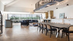 Interior - A LUXURIOUS 550 M² HAVEN WITH 6 BEDROOMS AND 6 BATHROOMS ACROSS FOUR FLOORS (Paris)