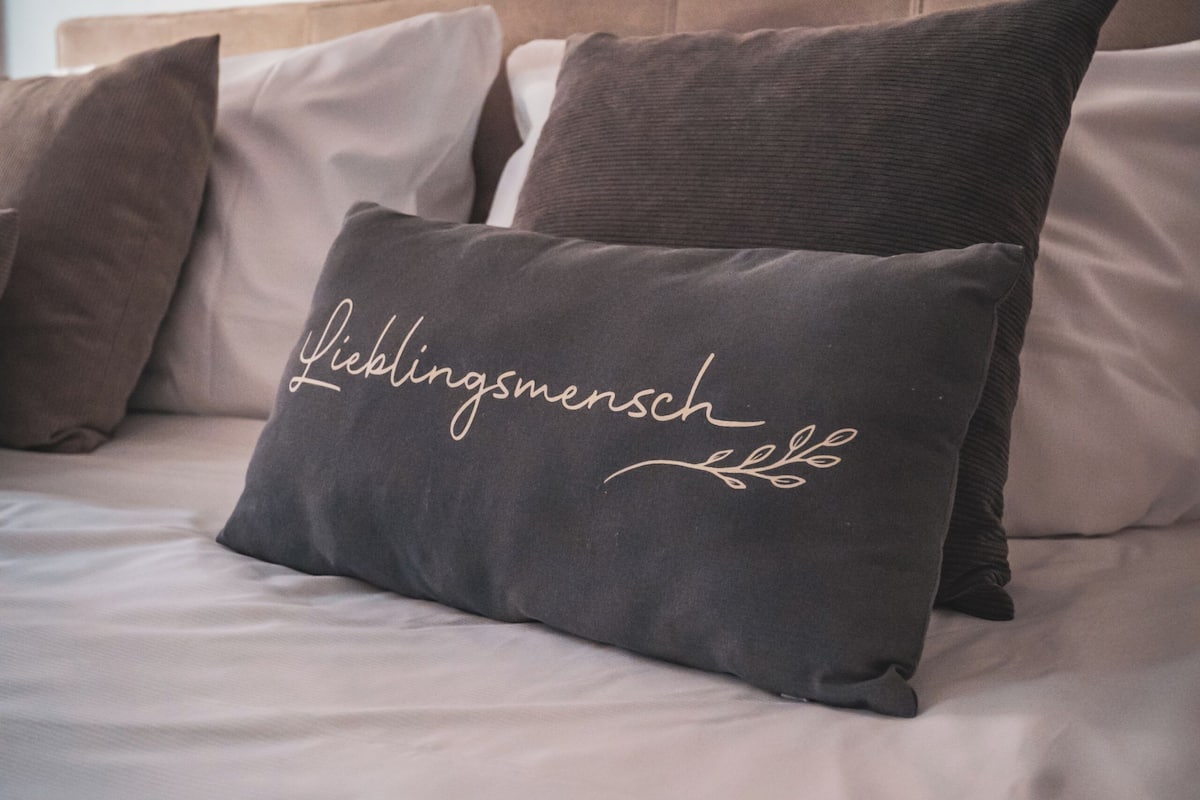1 camera, biancheria da letto ipoallergenica, una scrivania