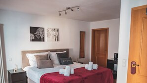 Dobbelt- eller tomannsrom – deluxe, privat bad (Balkon)