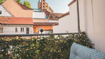 Deluxe kamer, 1 twee- of 2 eenpersoonsbedden, privébadkamer (Balkon) | 1 slaapkamer, hypoallergeen beddengoed, een bureau, gratis wifi