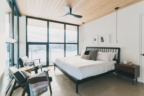 4 makuuhuonetta, silitysrauta/-lauta, ilmainen Wi-Fi, vuodevaatteet