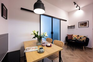 Apartment | Private kitchen | Fridge, oven, stovetop, dishwasher