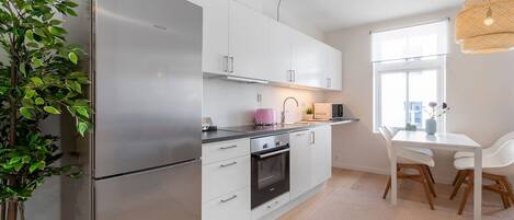 Standard Apartment | Private kitchen | Toaster