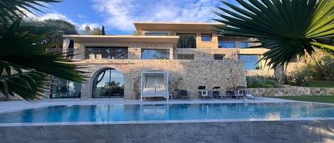 Utomhuspool