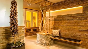 Sauna, tina de hidromasaje, baño de vapor y masajes