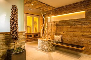 Sauna, bain à remous, hammam, massages