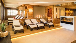 Un sauna, una bañera de hidromasaje, baño turco, masajes