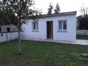 Exterior detail - Maison de Type Studio (montereau-fault-yonne)