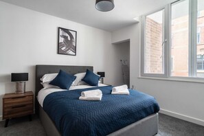 1 chambre, bureau, fer et planche à repasser, Wi-Fi