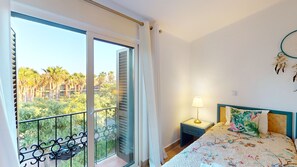 1 chambre, fer et planche Ă repasser, Wi-Fi gratuit, draps fournis