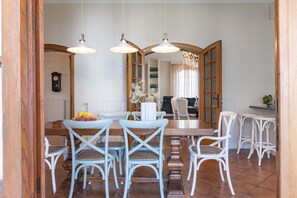 Dining - Beautiful private villa for 15 people with private pool, hot tub, WIFI, TV and patio (San Donato)