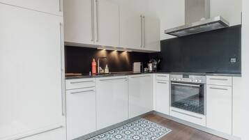 Réfrigérateur, four, plaque de cuisson, lave-vaisselle