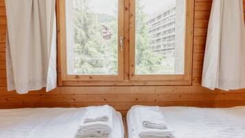 BĂŒgeleisen/BĂŒgelbrett, kostenloses WLAN, BettwĂ€sche