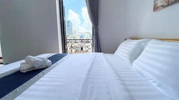 Superior-dobbeltværelse - balkon - byudsigt | Skrivebord, arbejdsområde til bærbare computere, lydisolering