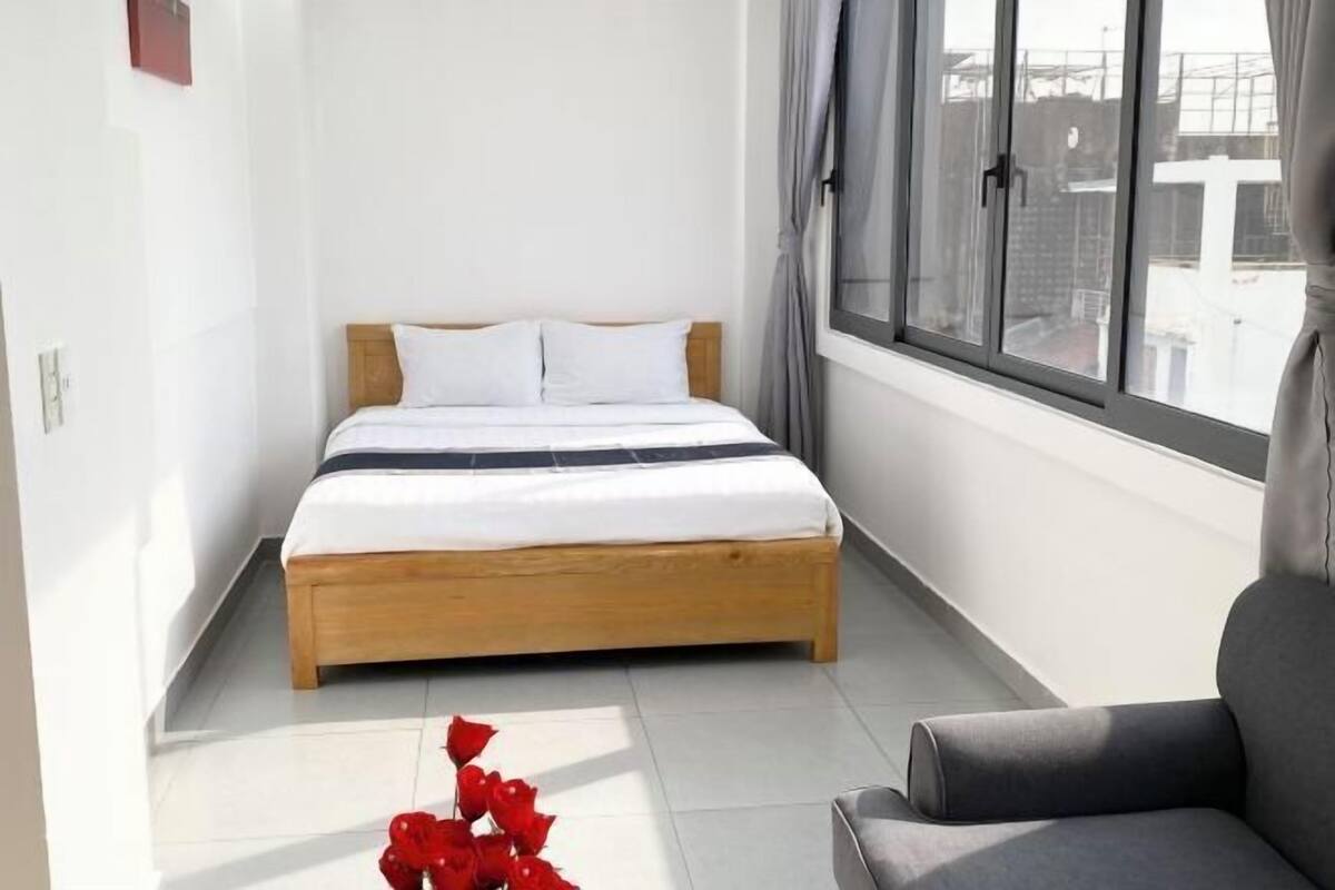 Escritorio y espacio para trabajar con laptop