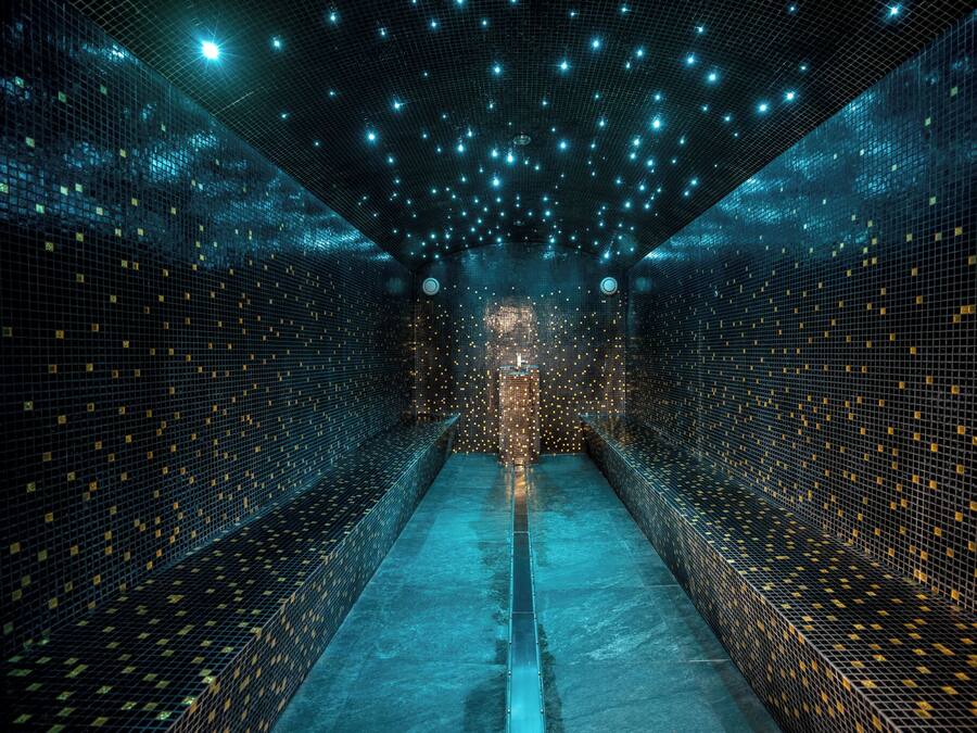 Sauna, hot tub, steam room, massages